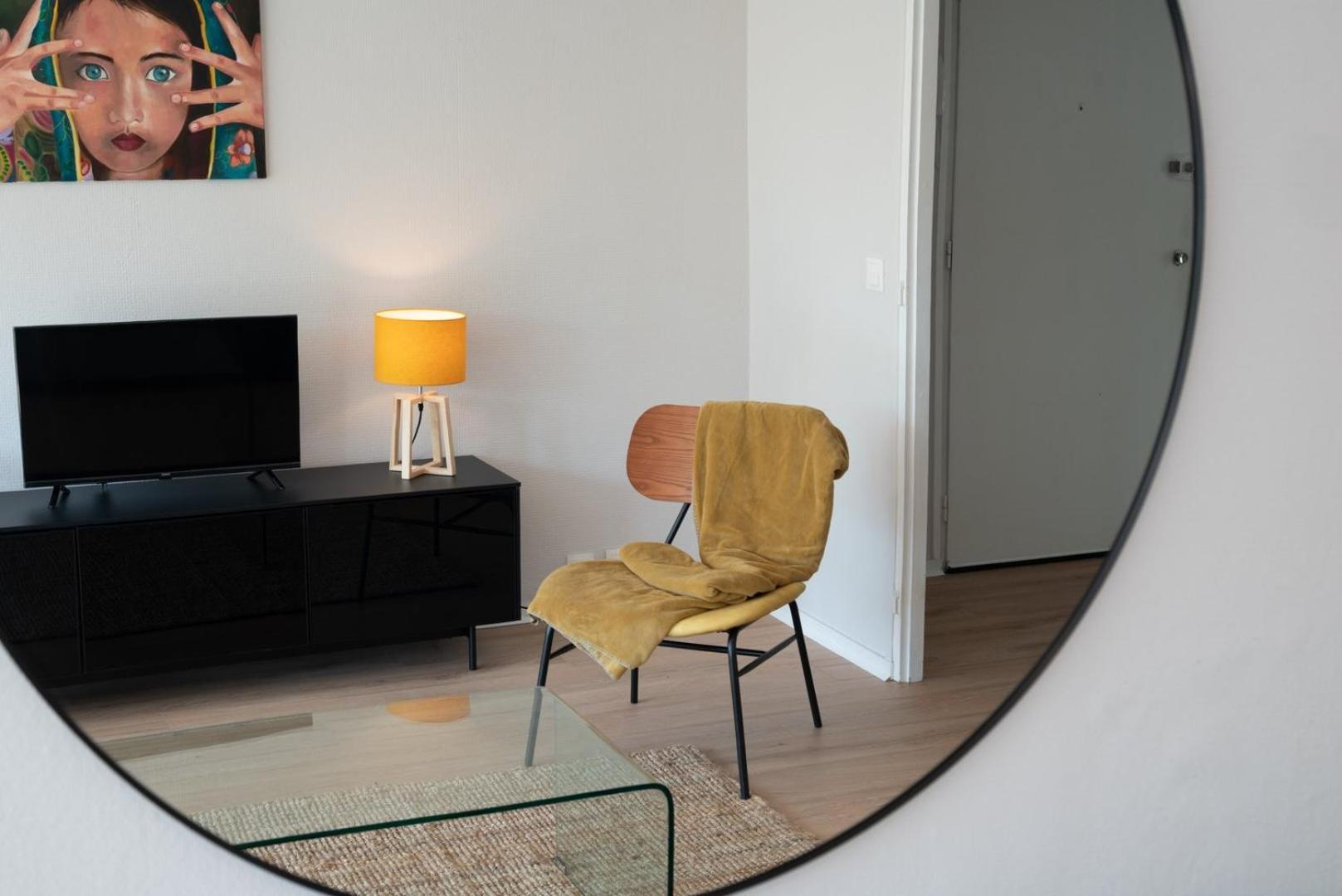 Spacious 3 Bedroom Apartment & Private Parking! Lambersart ภายนอก รูปภาพ