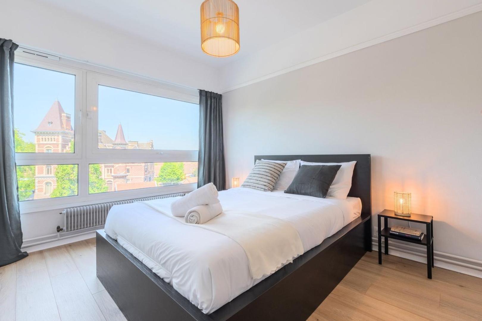 Spacious 3 Bedroom Apartment & Private Parking! Lambersart ภายนอก รูปภาพ