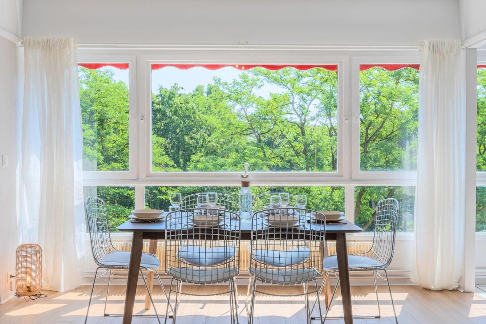Spacious 3 Bedroom Apartment & Private Parking! Lambersart ภายนอก รูปภาพ